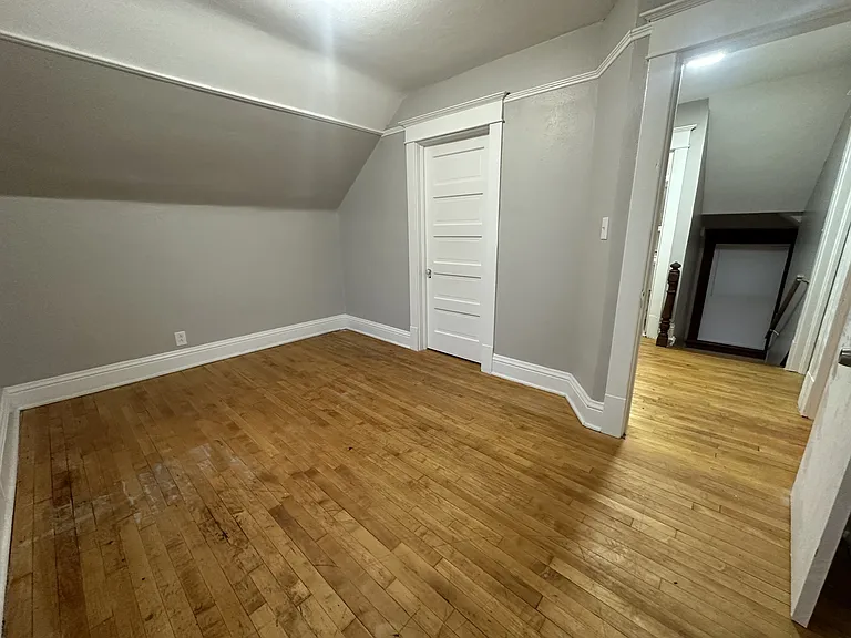 731 Park Ave — Photo 2