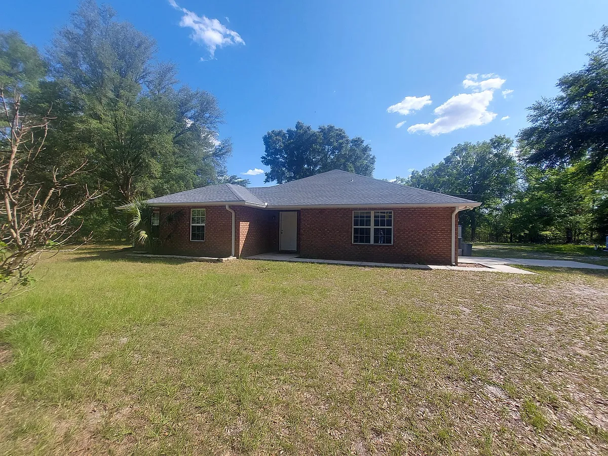 Building Photo - 166 SW Smyrna Pl