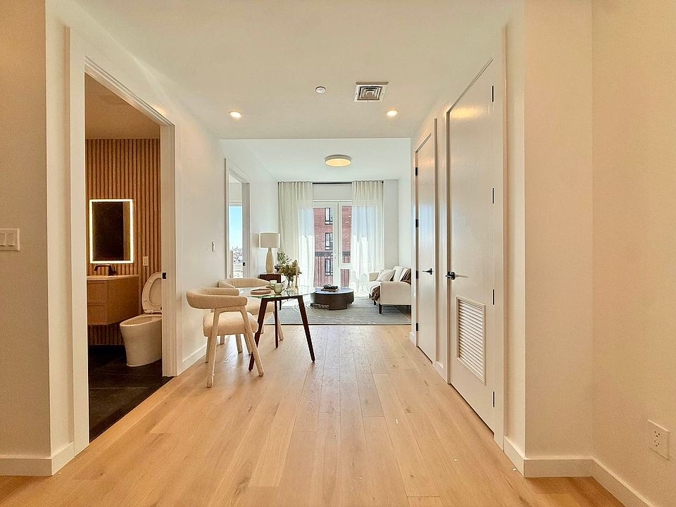1st image of 960 Pacific St #2D