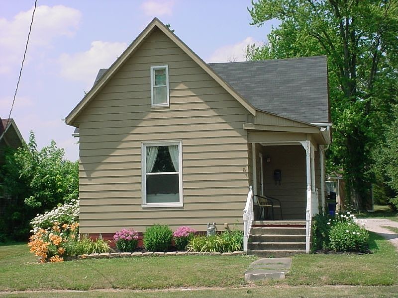 1st image of 252 Village Dr