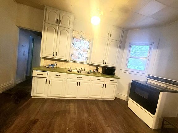 4th image of 705 Bridge Ave #706