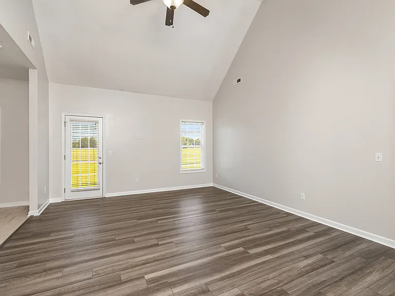 1755 Titanic Ct — Photo 7