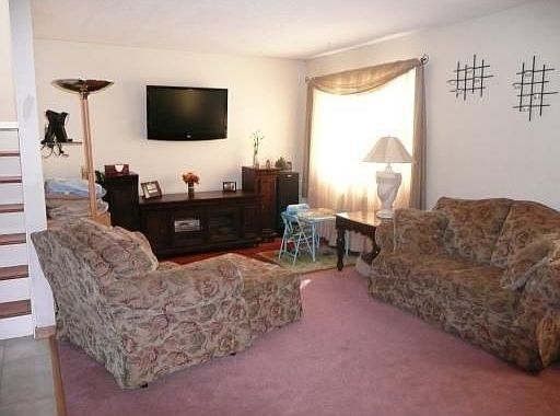 3rd image of 86 Sandburg Ct
