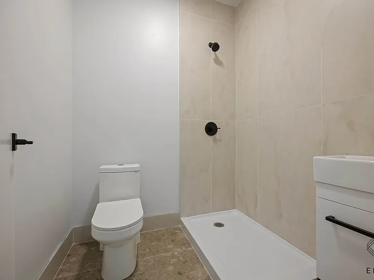 105 Hawthorne St #4A — Photo 16