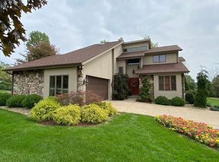3 Plantation Dr, Greensburg, PA