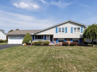 6393 Buell Dr, Lockport, NY