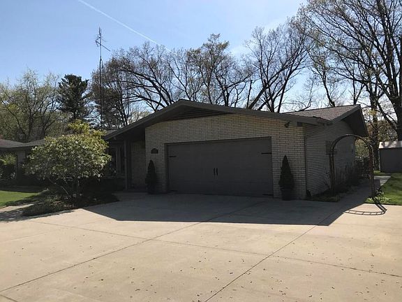 4th image of 3618 Crestview Dr