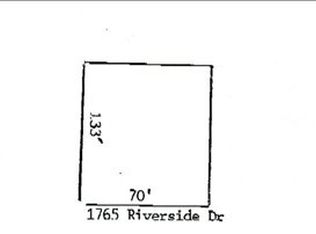 1765 Riverside Dr, Monroe, MI 48162