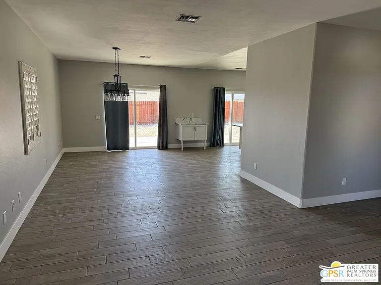 12385 Sumac Dr — Photo 3
