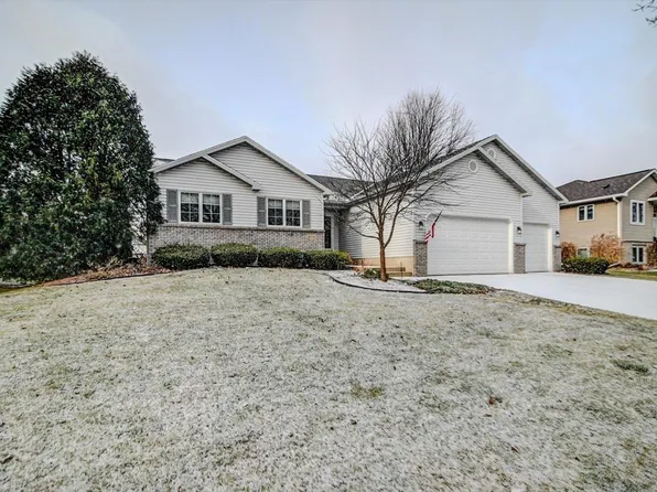 1128 Broadway Dr, Sun Prairie, WI 53590
