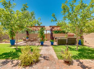 10813 E Rafael Cir, Mesa, AZ 85212