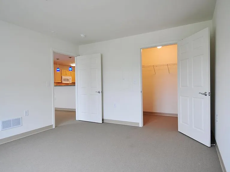 Covenant Village — Photo 9
