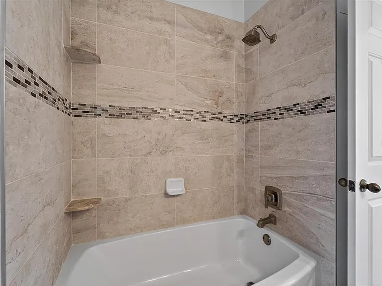 658 Green Valley Rd #B3 — Photo 5