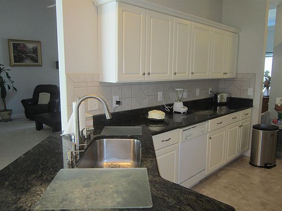 4th image of 8005 Moet Ct