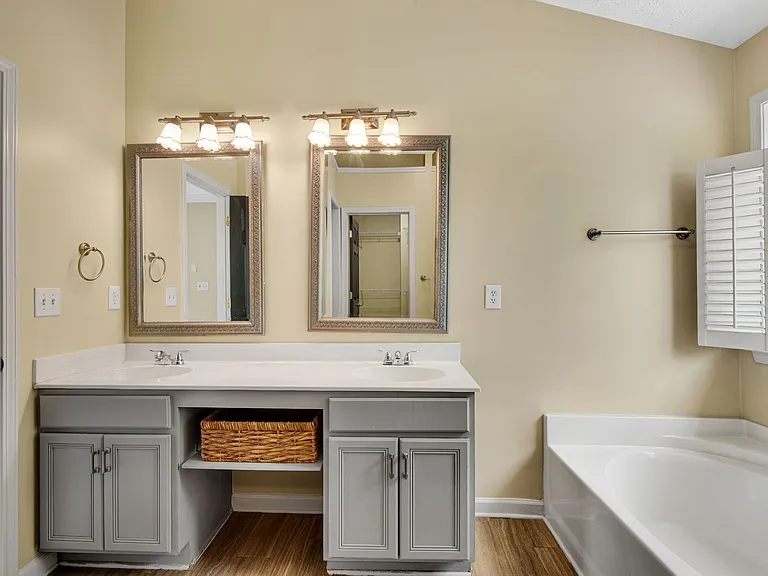 1735 Berry Ct — Photo 23