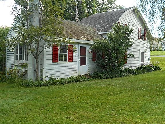 5th image of 172 Washington St