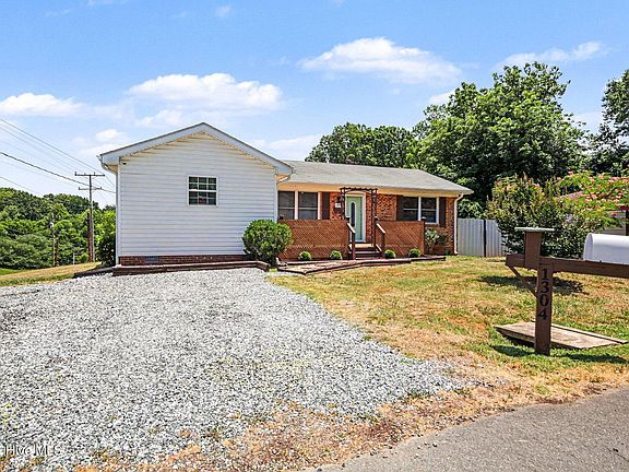3rd image of 1304 Nance Street