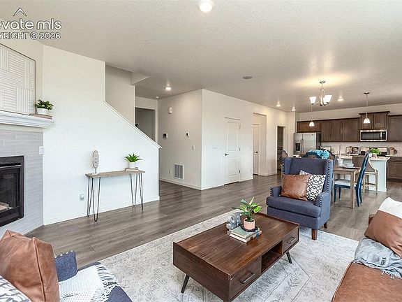 5th image of 15898 Little Bluestem Rd