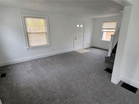 4th image of 378 Cypress Ave