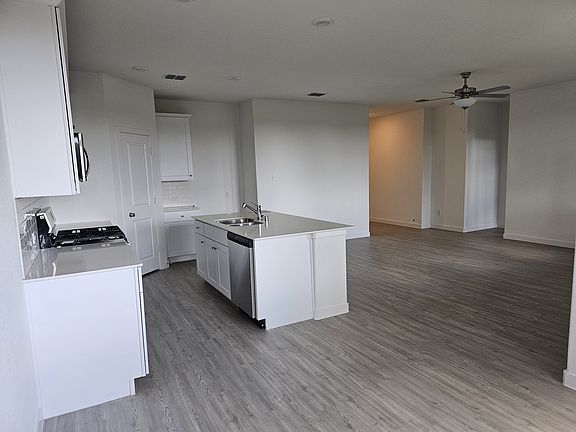 5th image of 1813 White Ash Way
