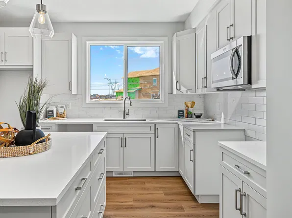3028 192nd St NW, Edmonton, AB T6M 3B5