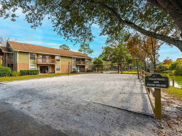 Whisper Lake Apartments — Photo 42