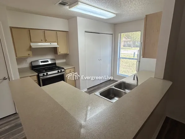 52 Callan Ct, Pensacola, FL 32506
