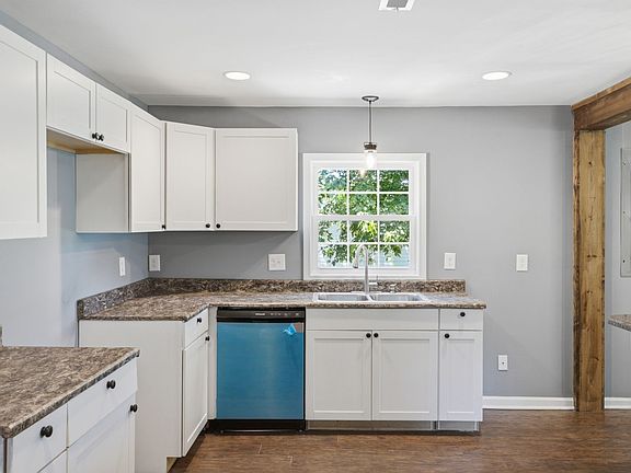 5th image of 8361 Mount Joy Rd