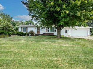 105 Fairholm Dr, Waverly, IA 50677