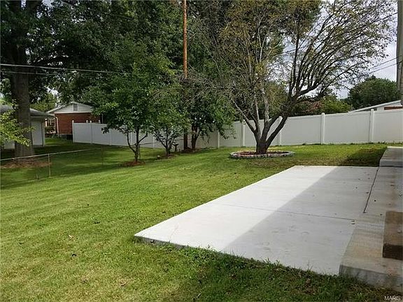 5th image of 731 Woodward Dr