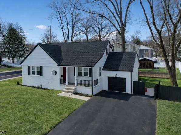 252 Knickerbocker Rd, Closter, NJ 07624