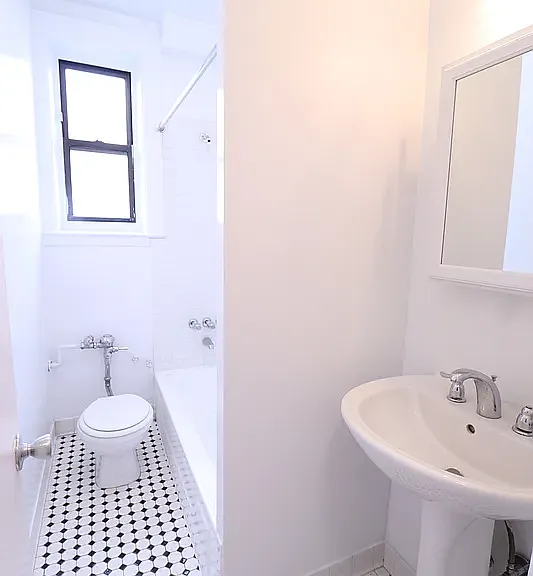 86-02 Forest Pkwy #1C — Photo 3