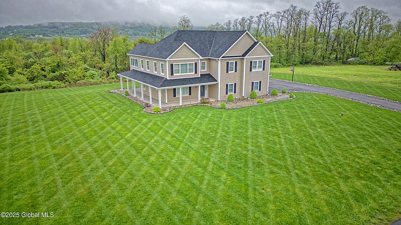 3rd image of 23 Quaker Hill Road