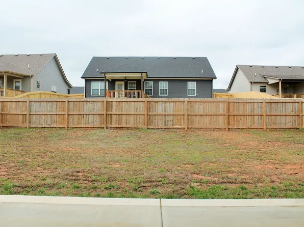 256 Azalea Dr, Oak Grove, KY 42262