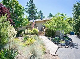 915 Jaquelyn St, Ashland, OR 97520