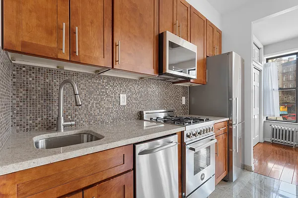 Rented by Compass | media 14