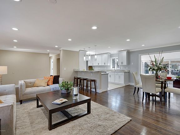 5th image of 1095 Fairview Dr
