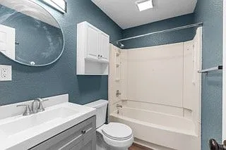 404 N Superior St #4 — Photo 5