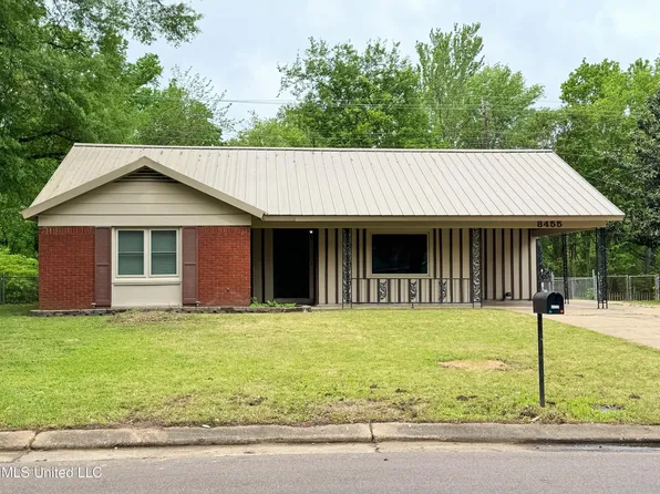 8455 Charleston Dr, Southaven, MS 38671