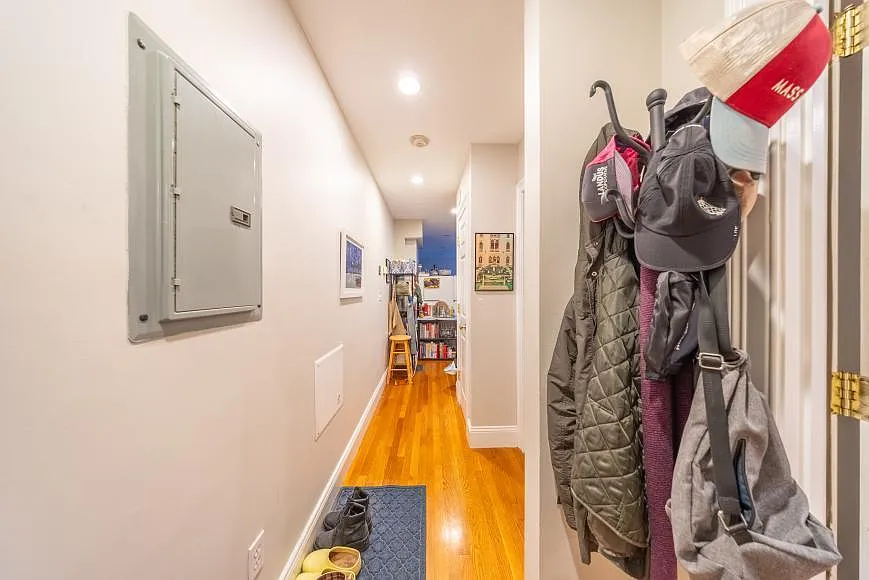 2 bed, 9999 sqft, $3,495 — Photo 3