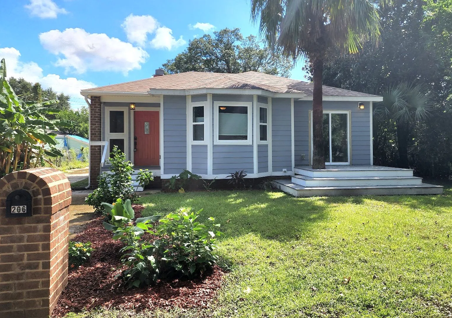 Completely Remodeled Navy Point 3 Bedroom, 2 Bath Cottage! Close to the Water!! — Photo 1