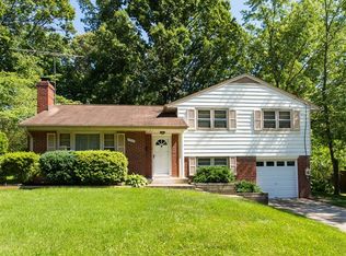 5949 Atteentee Rd, Springfield, VA 22150