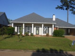 709 Hawthorn Green Dr, Ridgeland, MS 39157