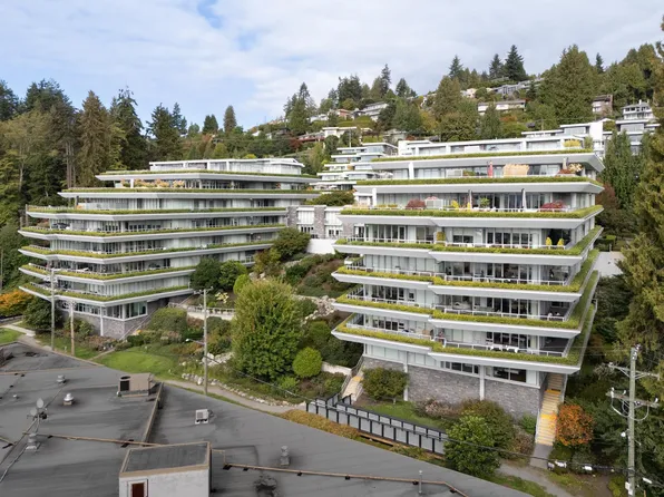 866 Arthur Erickson Pl #303, West Vancouver, BC V7T 0B2