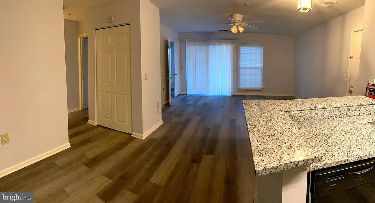 living Room & dining - 4401 Silverbrook Ln #101