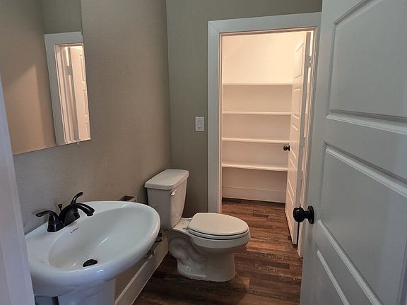 5th image of 1705 Ash Crescent St