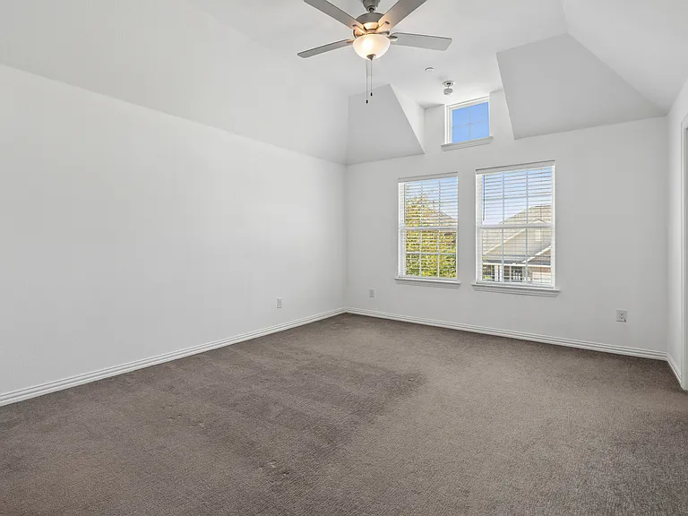 982 Mikaela Dr — Photo 25