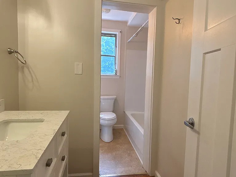 295 E Chestnut St #2 — Photo 10