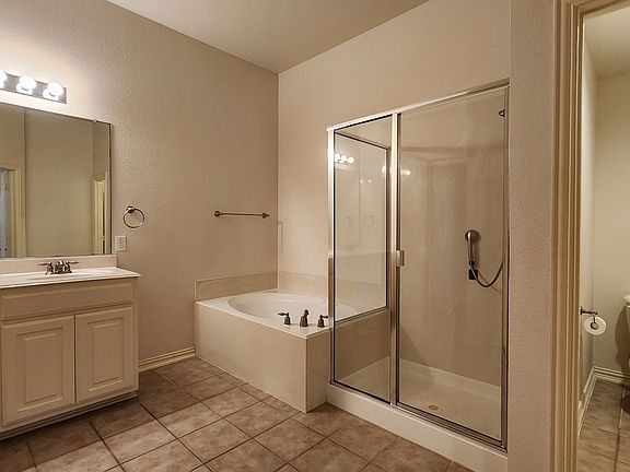 3rd image of 4612 Daisy Leaf Dr