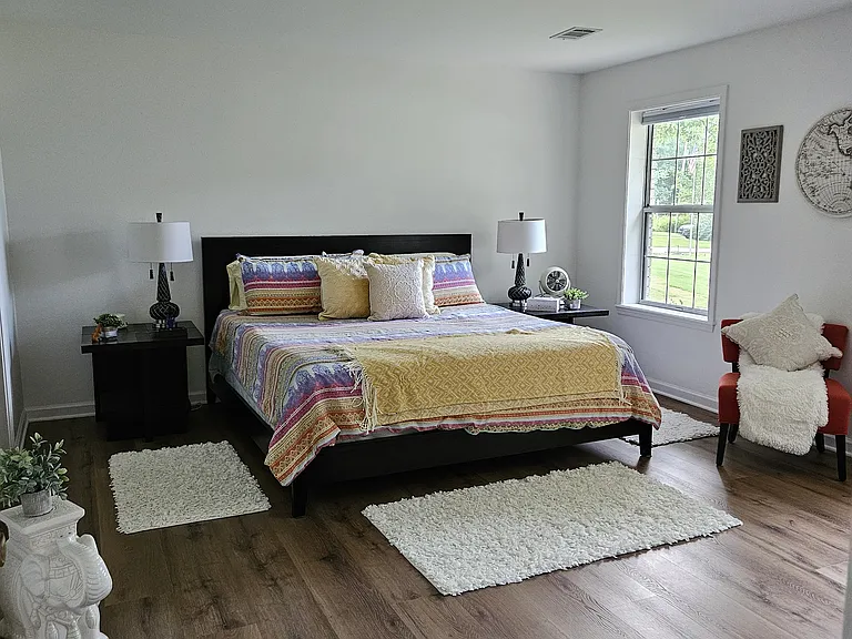 Owner's bedroom with attached bathroom may be made available for an additional monthly rental of $500.